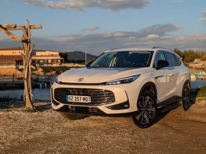 TEST - the new MG EHS (2025): our opinion on the plug-in hybrid SUV

